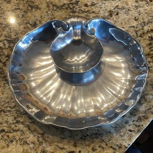 The Wilton company serving dish